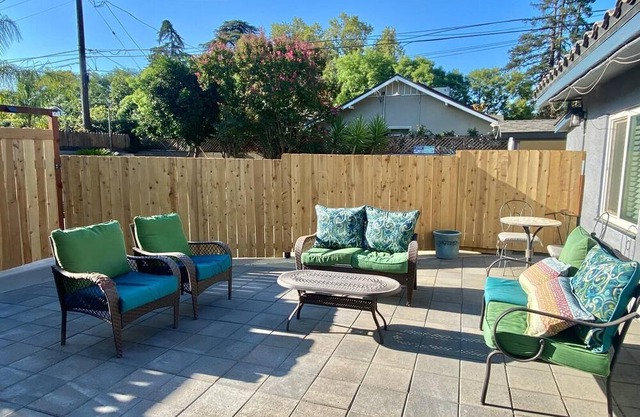 Pet Friendly House with Pool close to Airport, Colleges, Yosemite and Sequoia