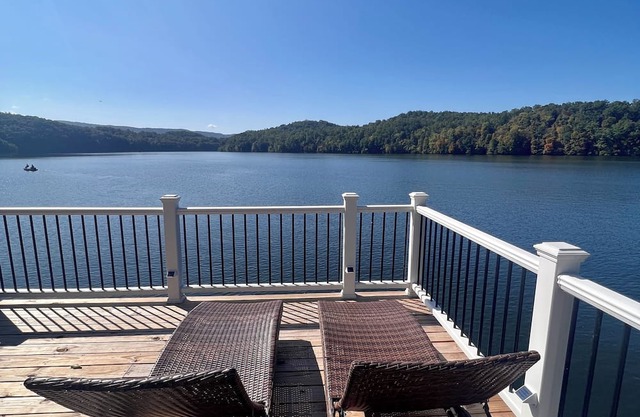 Claytor Lake Direct Waterfront Home Beautiful Private Awesome Views VT Radford
