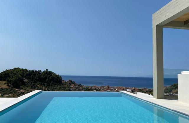 Design Villa in Haldiki met Prive Zwembad en Prachtig Uitzicht op zee
