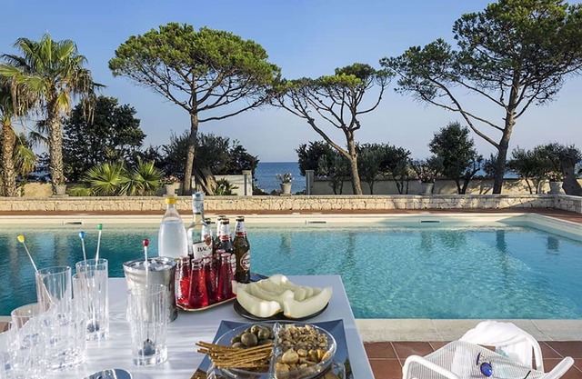 Villa in Noto with 9 bedrooms sleeps 18