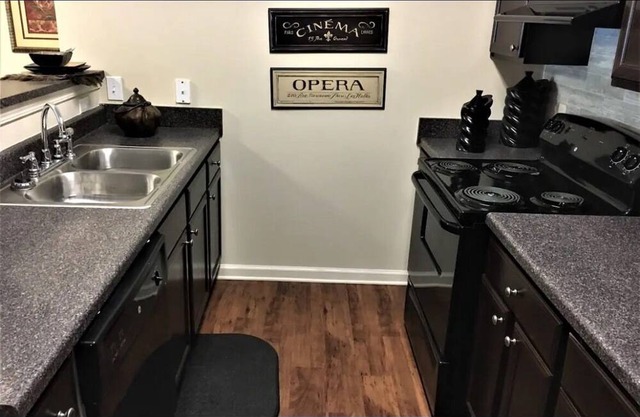 Charming 2-bedroom apartment with WiFi and AC in lovely Fairburn