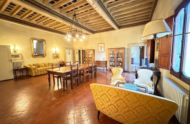 Relaxation surrounded by greenery, in the heart of a medieval village