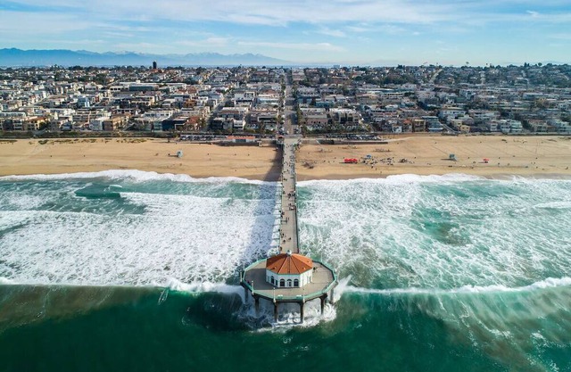 Spend the summer near in Manhattan Beach!