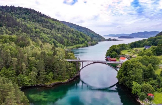 Holiday home "Ramsland Brygge 8 A", by the fjord Ramslandsvågen in Ramsland near Spangereid-Lindesnes, southern Norway, max. 7 1 adults, own boat mooring with terrace directly in front of the house, approx. 100 m² living space, 3 1 bedrooms, 202.