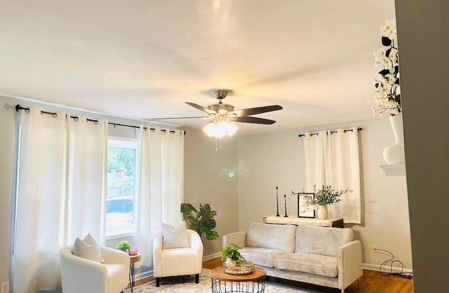 Charming 3bedrooms house 5min to LU. Central Lynchburg.