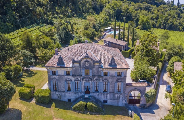 Villa Faccioli Limone With Shared Pool