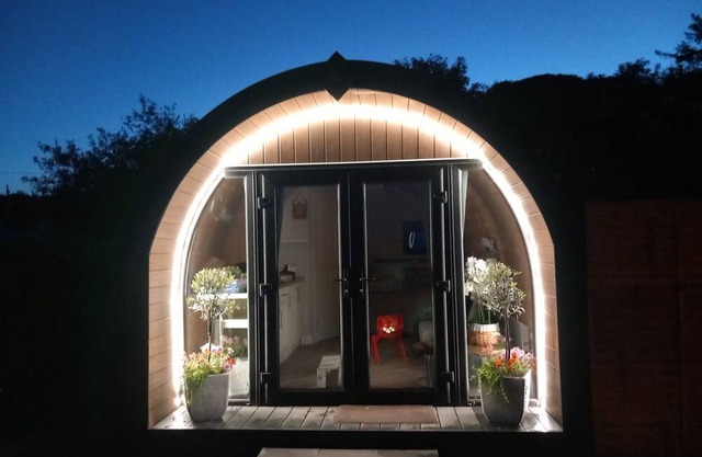 Fantastic cabin with panoramic sea views, located in Quigley's Point, Inishowen.