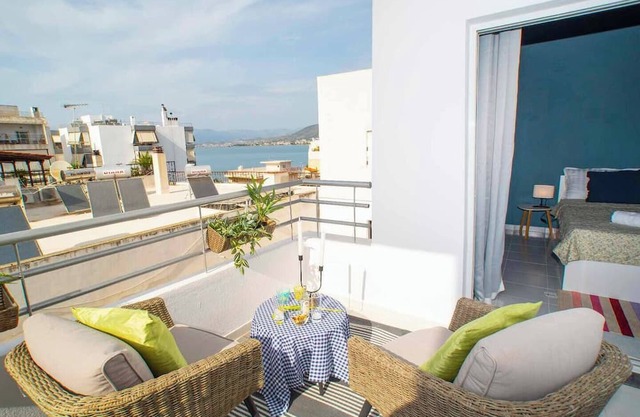 Top floor apartment in Chalkidann