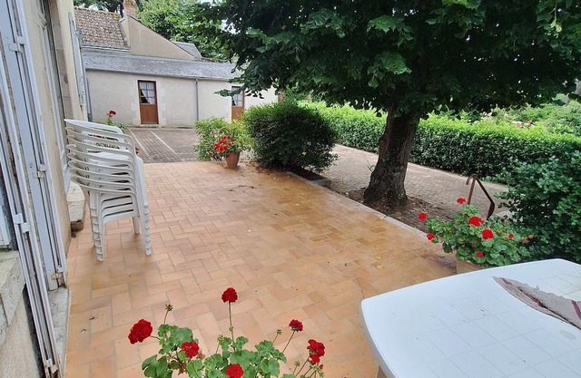 Maison de Ville Ancienne Centre Ville Loire Jardin Parking