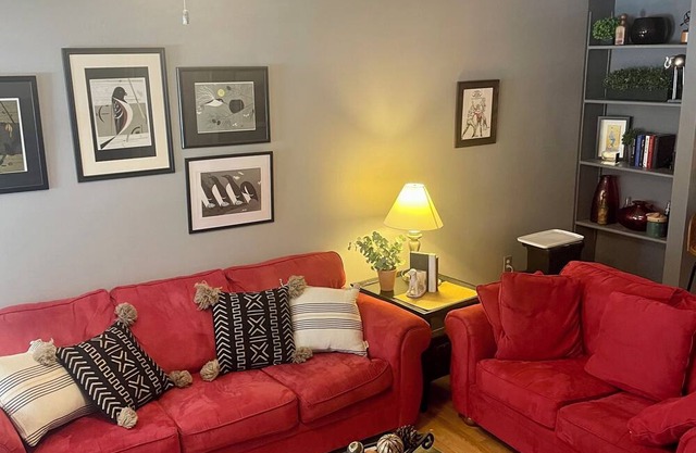 Charming 2-bedroom townhome with WiFi, AC in lovely Athens!