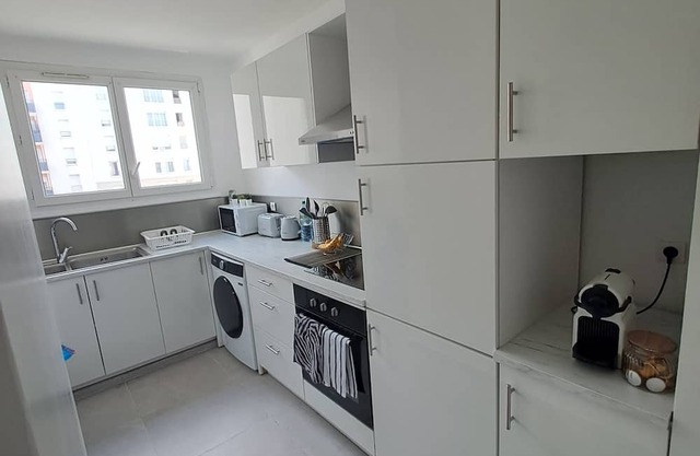 Un Appartement 7 Personnes Agréables et Tranquille, Bien Desservis