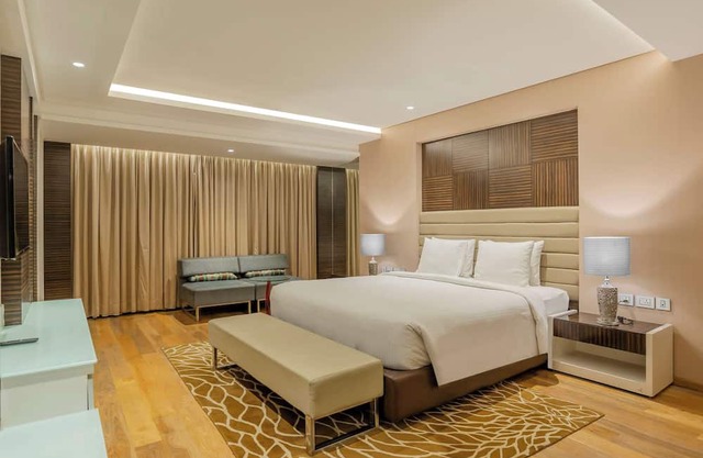 Hotel Atlantis Suites Near Delhi Airport