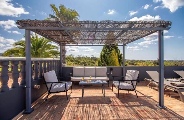 Holiday house Santa Bárbara de Nexe for 1 - 10 persons with 4 bedrooms - Holiday home