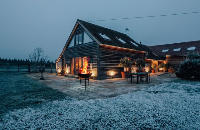 Moonlight Barn - Sleeps 4 guests, Pet friendly