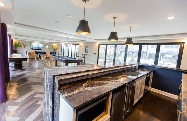 St. Louis | Central 2BD/2BA Forest Park Apartment