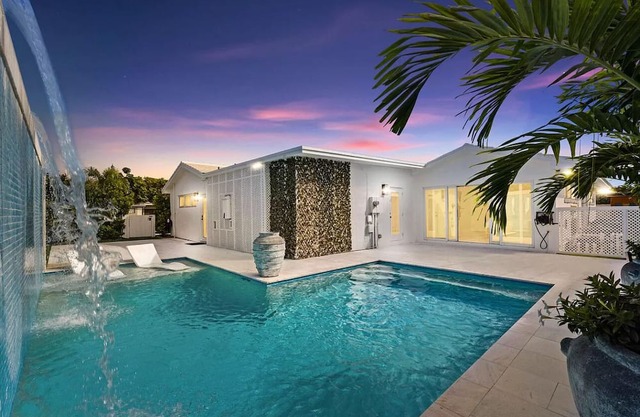 Welcome to your dream vacation getaway in West Palm Beach, Florida!