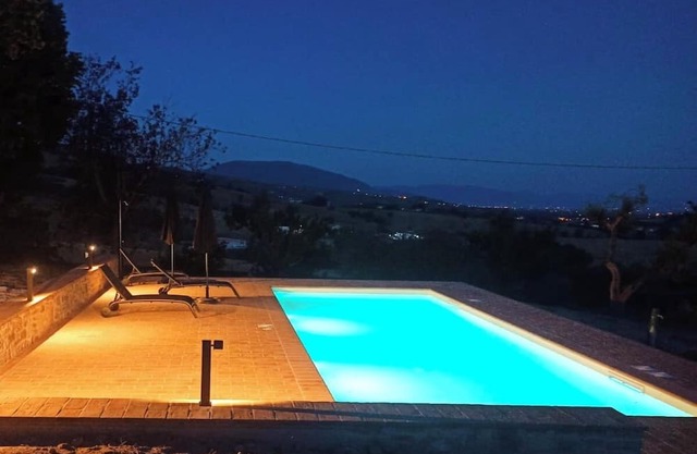 15 min from Airport Gated Villa with Swimming Pool. Pet Friendly!nn