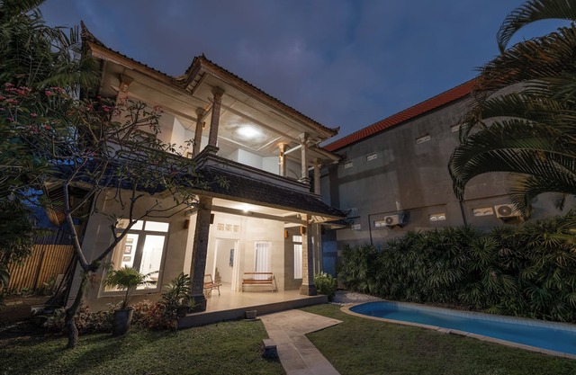 Beautiful Seminyak Villa With Pool and Only 10 min Walk From Beach