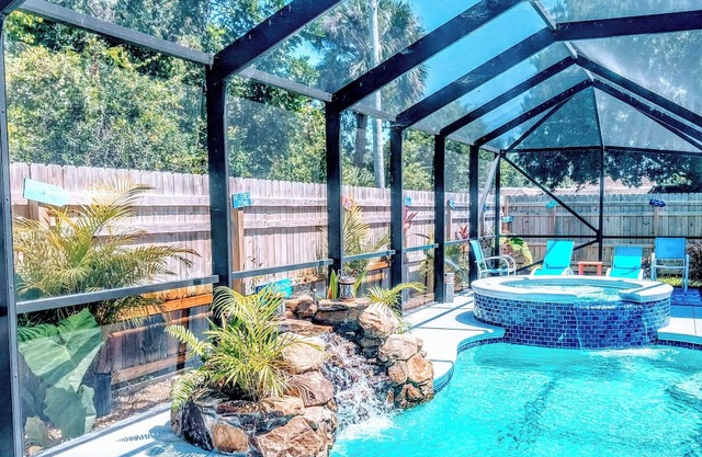 TresureCoast,beach,restaurant,shopping,downtown,Baseball,Golf,heated pool&hottub