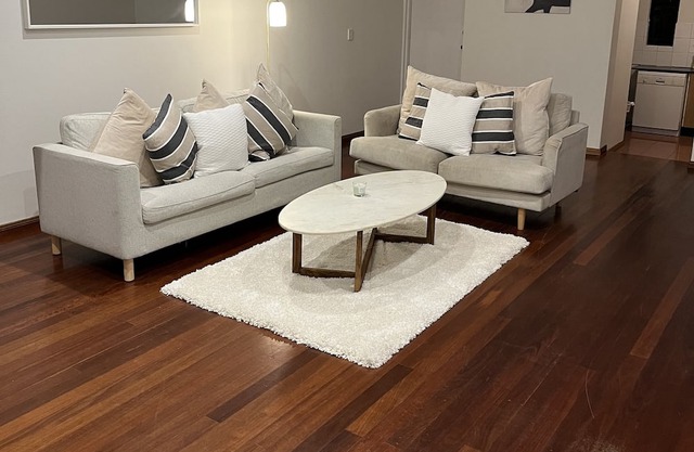 Queen Room At Sydney City Stays