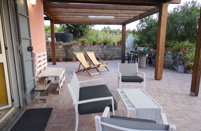 "wonderful Villa rental in Bosa, 2 minutes from the sea, on the northwest coast