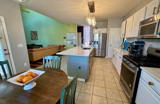 Cozy Bedroom with Private Bathroom for Rent!