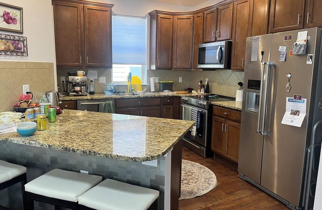 Fabulous Patio! Close to biking, hiking and food!