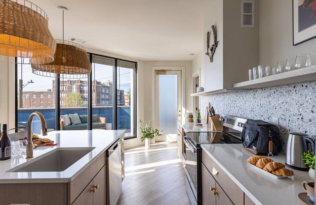 Outrider 105 by AvantStay | 5mins to Broadway + Downtown