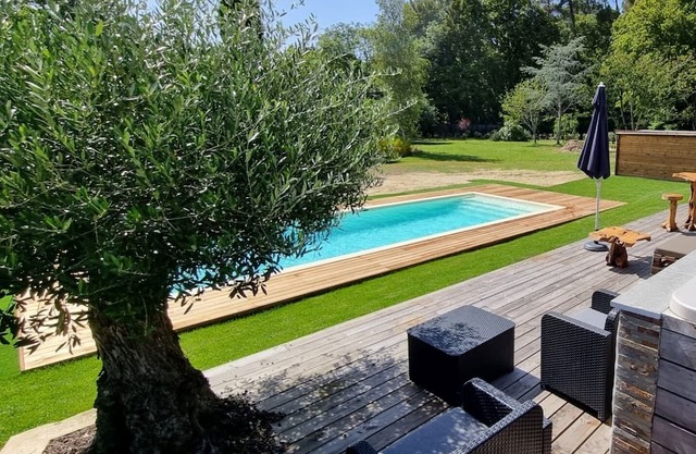 Holiday Home 'Gîte La Pépite' with Shared Pool, Wi-Fi and Air Conditioning