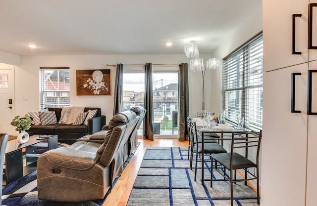Modern Elizabeth Apartment ~ 1 Mi to Train Station