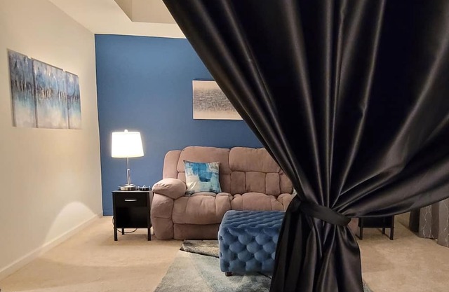Your Perfect Retreat - Nearly New Spacious Townhome Oasis in Great Location