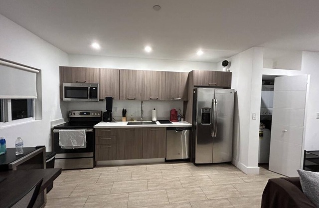 Spacious, 1400 sq. ft Apartment 3 bed, 2.5 bath - Miramar FL