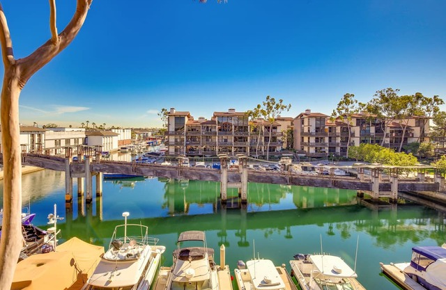 Long Beach Marina Pacifica ocean view condo near Disney and Socal Attractions