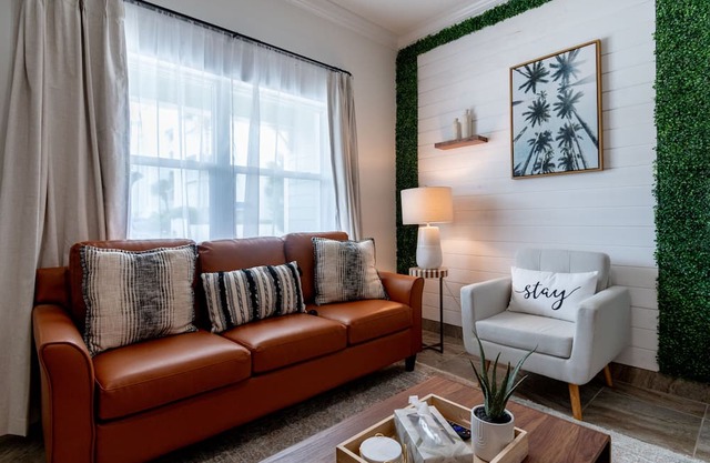Luxury 2BD 2BTH - Condo #1