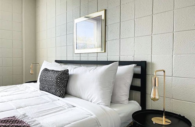 Sleepover: Delightful 1BD/1BA + Gym - Cincinnati