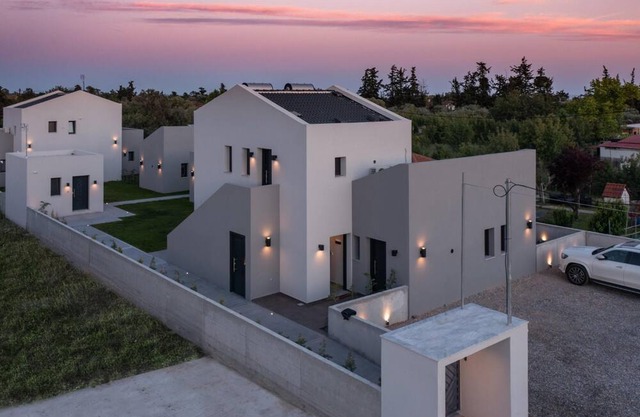 Theasea Luxury Suites- Studio 2