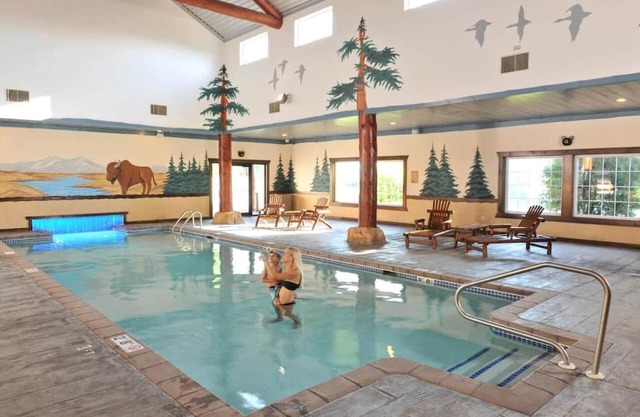 Theme Suite in Historic St. Joseph, Whirlpool, Stoney Creek | 4 Units