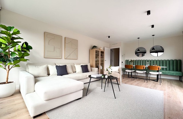 Apartment with parking and pool in Pozuelo.