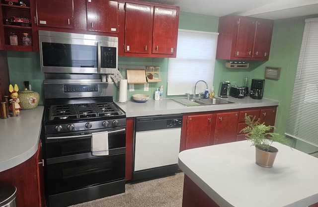 Lake Rayburn, gated home 1 mile from boat launch and the most popular Texas lake