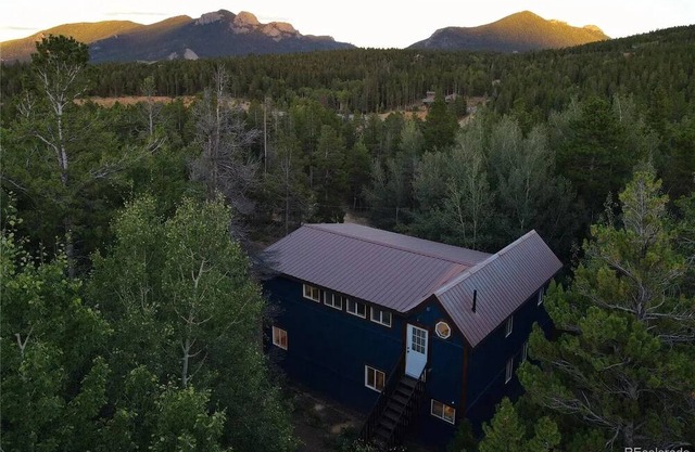 Cozy Summer Rentals w/ Mountain Views