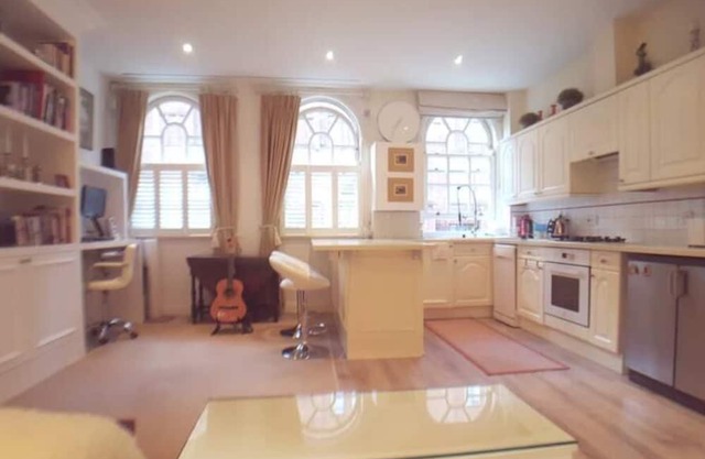 Spacious luxury central London 1-bed apartment