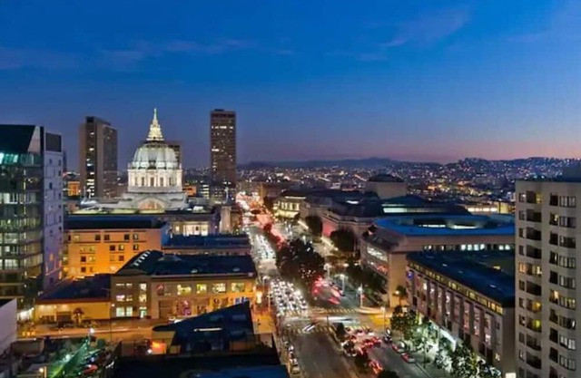 Studio with Rooftop Deck Near Hayes Valley - San Francisco Life Real Estate