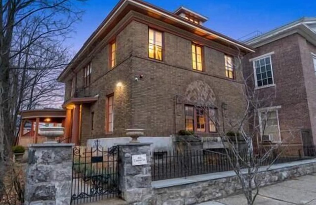 4BR/4.5BTH Historic-Modern Luxury/downtown Hudson