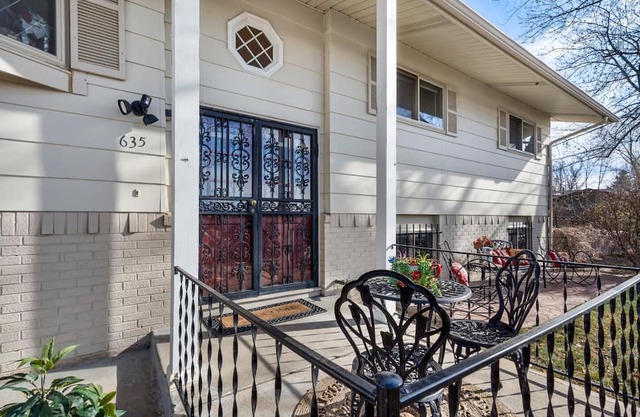 5BR / 3BA Newly Renovated Fully Furnished Rental - 10 minutes from Fort Carson!