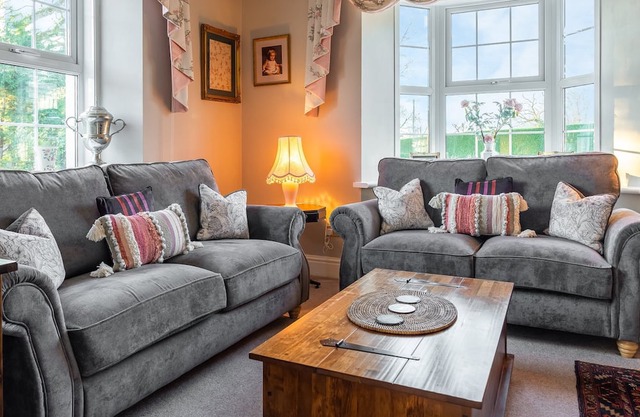 3 bedroom accommodation in Aberystwyth
