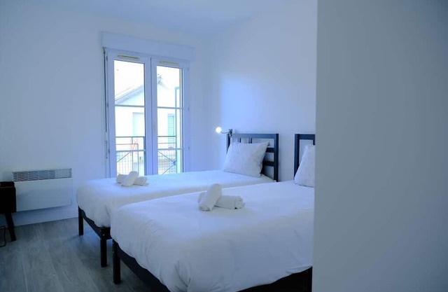 Appartement Spacieux Calypso à Proximité de Toutes Commodités