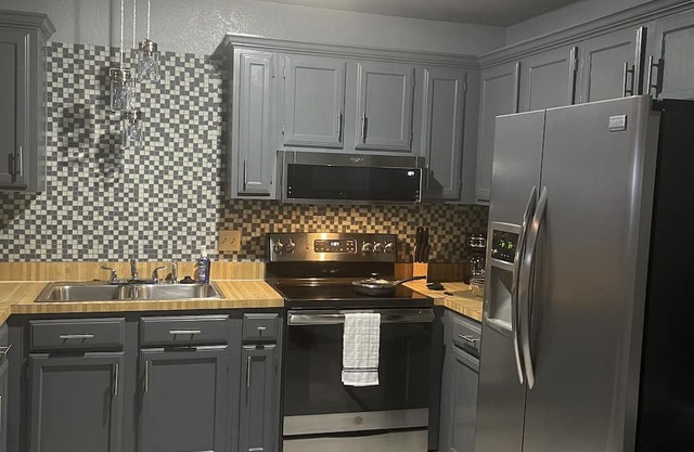 Nice Cozy 2 Bedroom 2 BathTownhouse near Tinker AFB