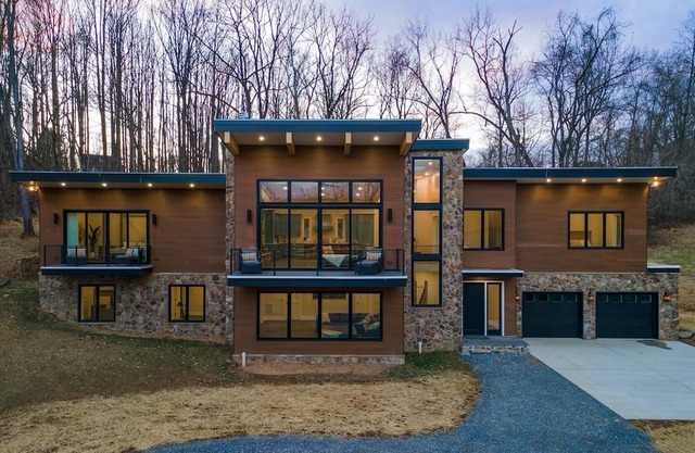 Luxurious Retreat on the Potomac River Along C&O Canal