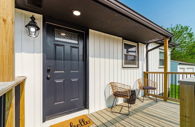 Spacious 3-Bedroom Retreat with Pool Table!
