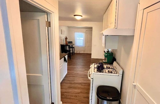 Cozy Tranquil One-Bedroom in Minneapolis by Victory Memorial Parkway